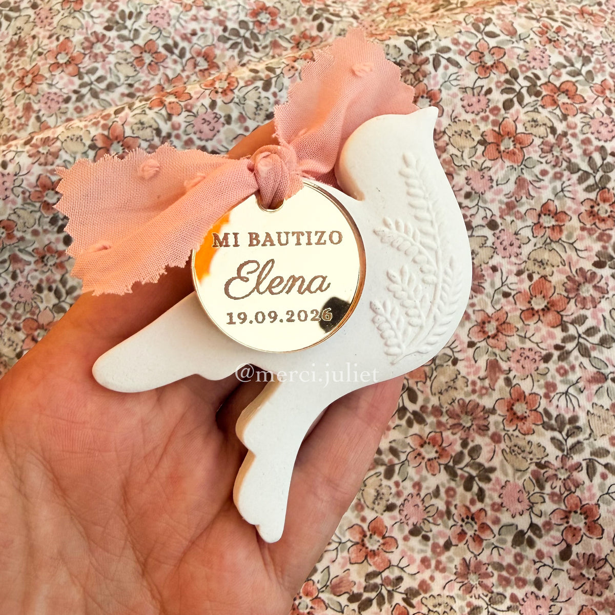 Paloma floral perfumada.