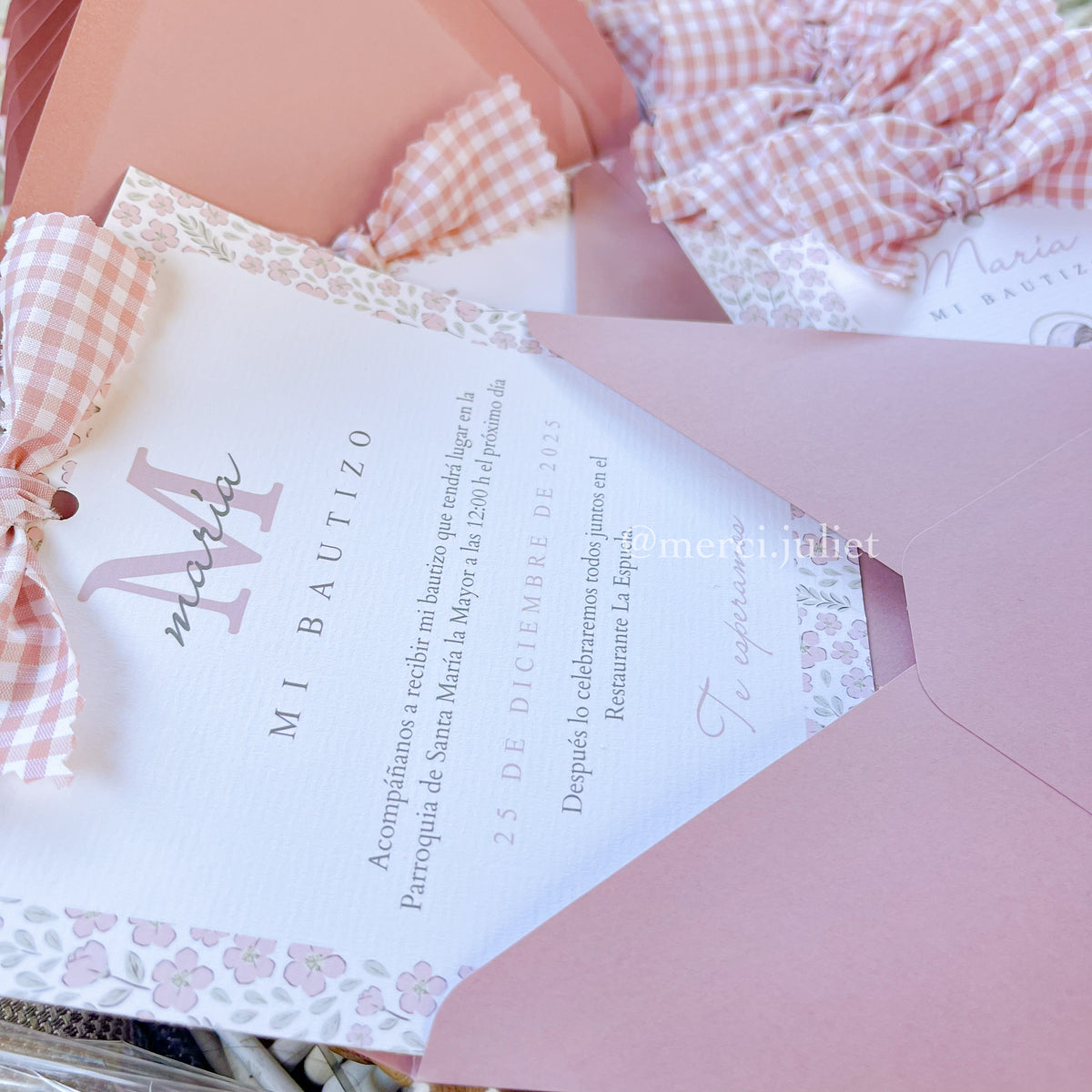 Invitación simple cuadrada